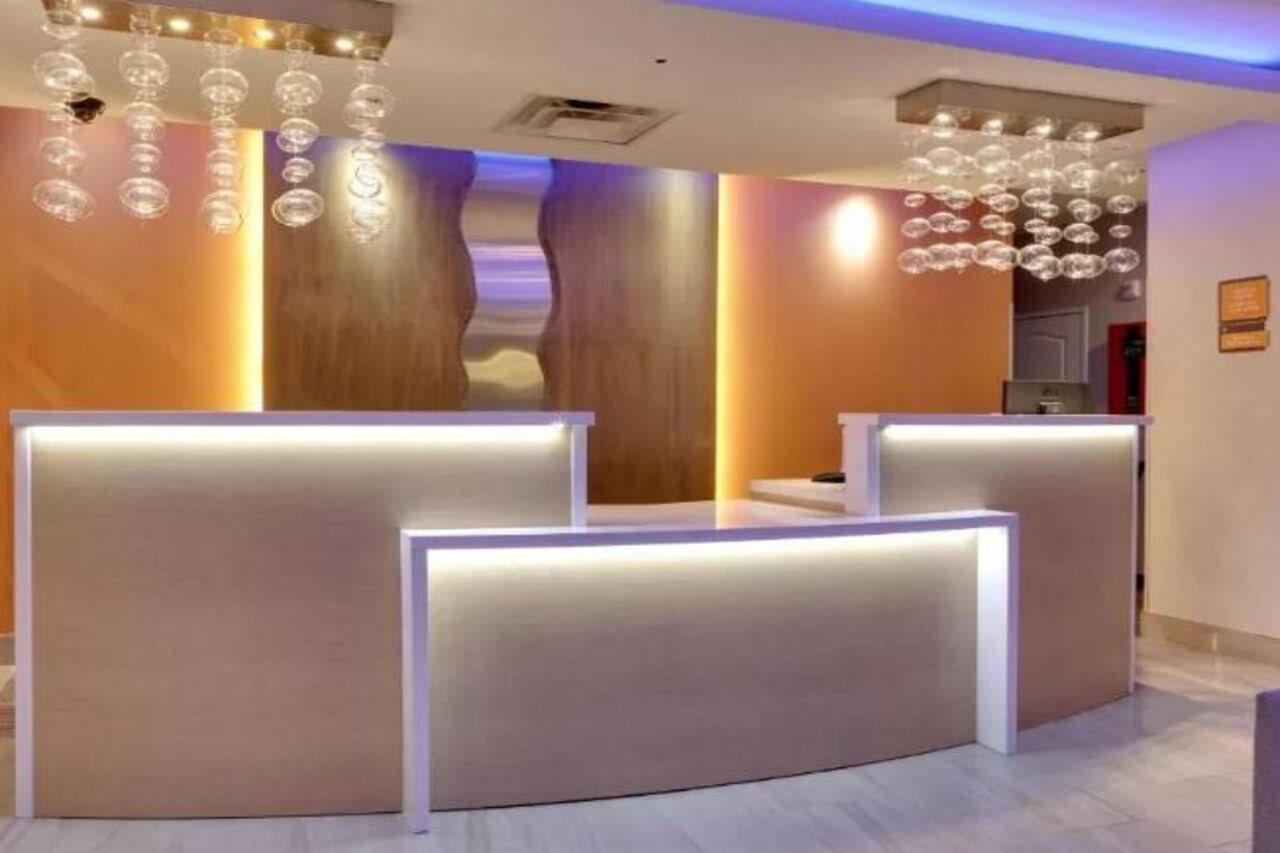 La Quinta By Wyndham Dallas Love Field Ngoại thất bức ảnh