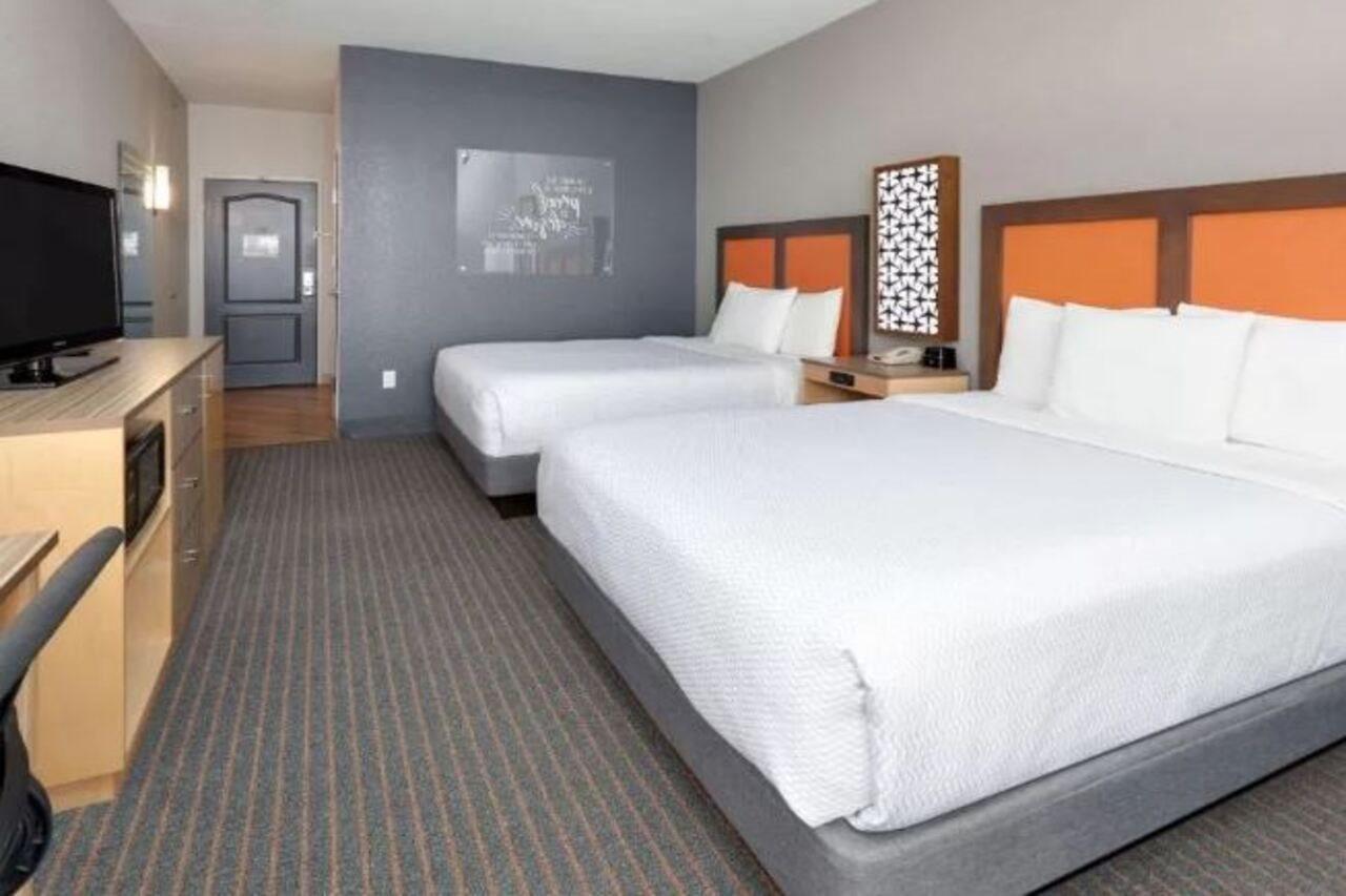 La Quinta By Wyndham Dallas Love Field Ngoại thất bức ảnh