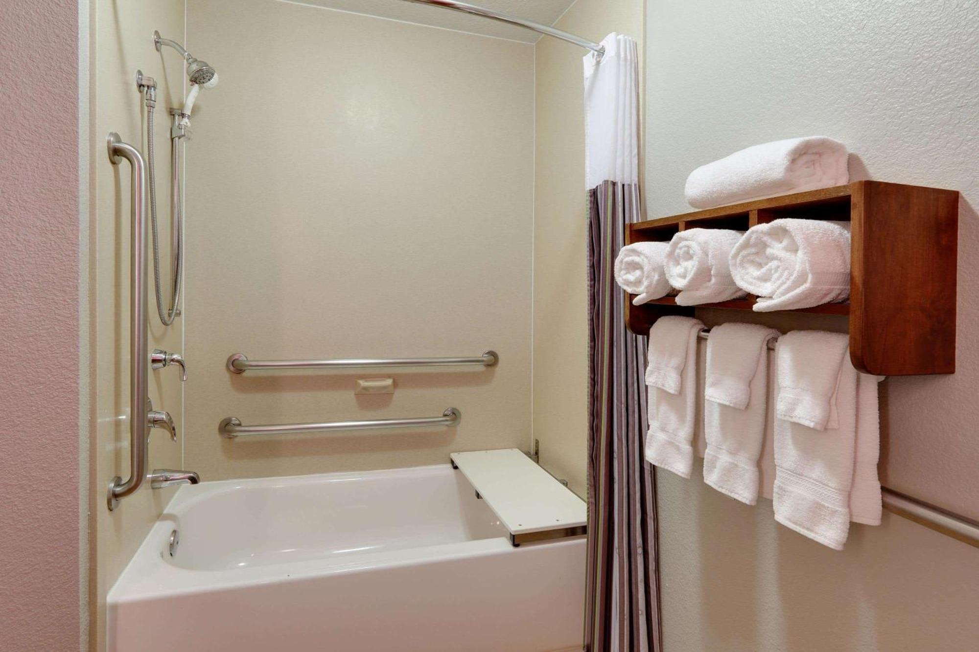 La Quinta By Wyndham Dallas Love Field Ngoại thất bức ảnh